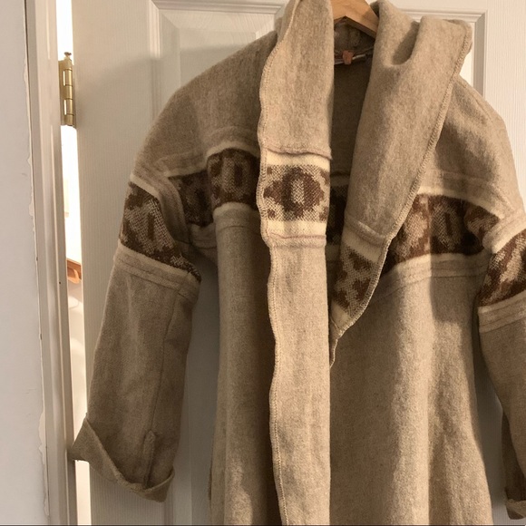 Afghan coat - Picture 2 of 13